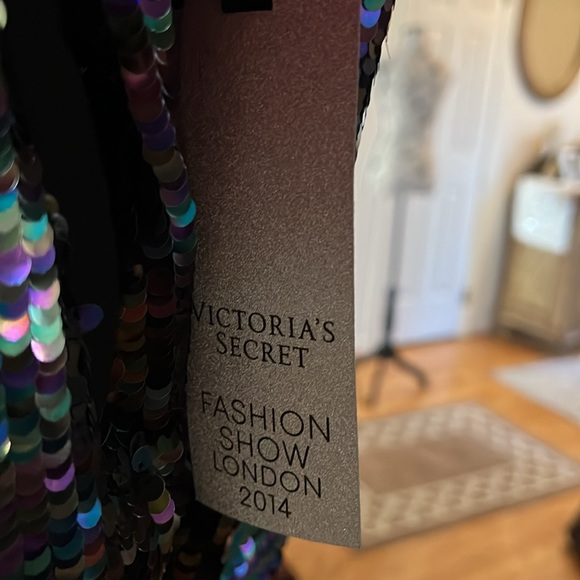 Victoria’s Secret fashion show London, 2014 sequin bomber SP - Picture 10 of 11